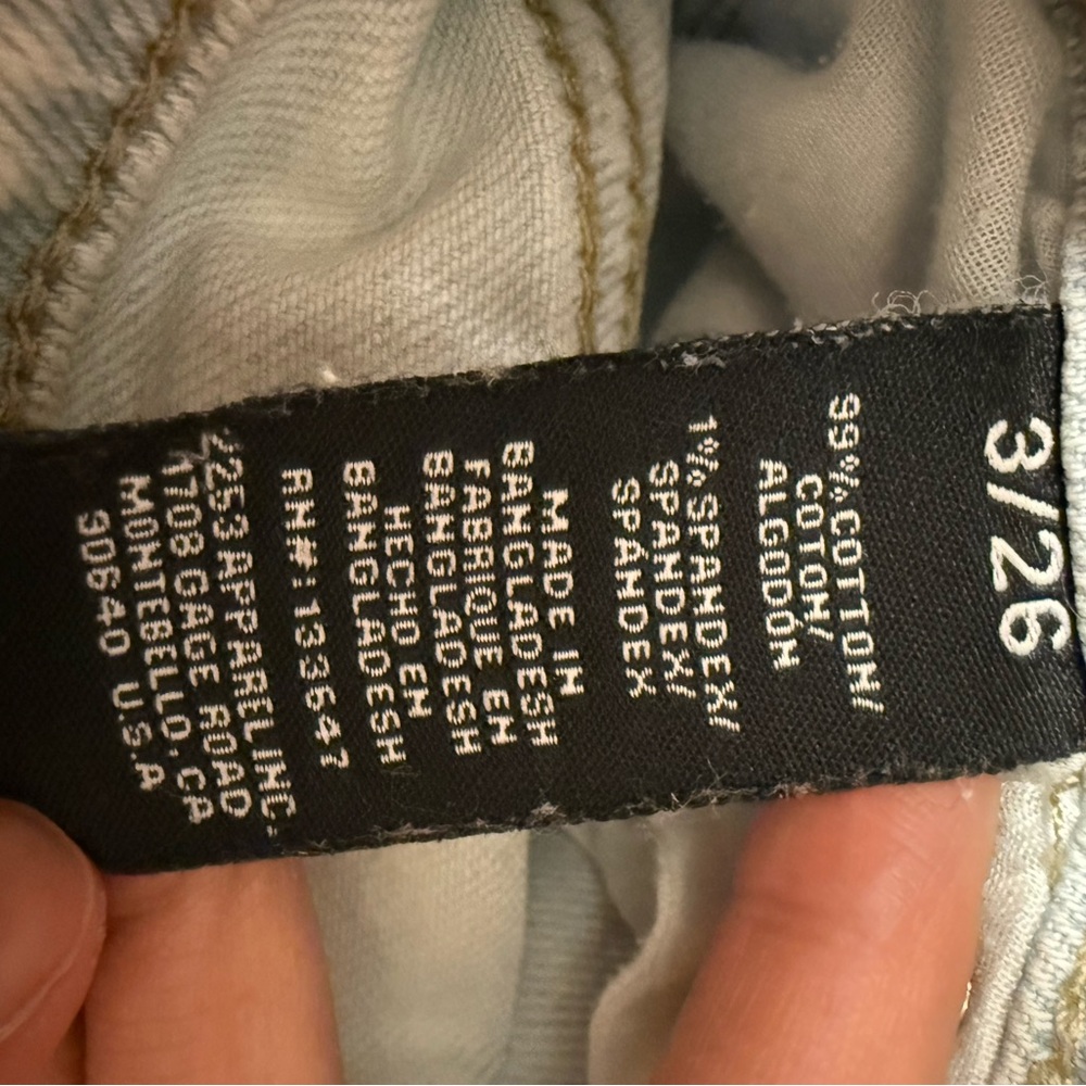 GUESS shorts - Picture 7 of 7